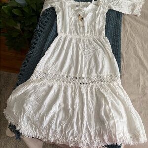 Chic White Lace Women's Swim Coverup